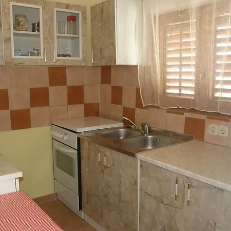 Stekovic Apartment Vir